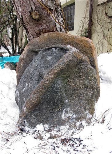 Piatră vindecătoare descoperită prin hazard în Polonia