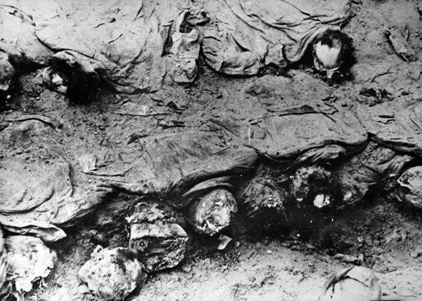 Katyn arhivele unui masacru