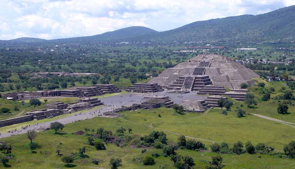 Piramida Lunii de la Teotihuacán, Mexic
