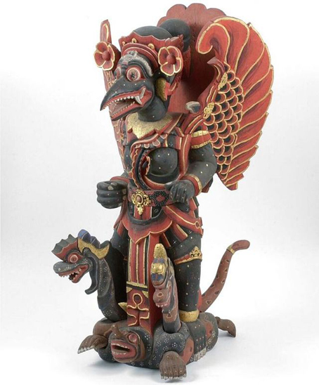 Statui ciudate cu demonul Anguiped