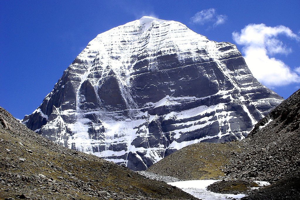 Muntele sacru Kailash din Tibet
