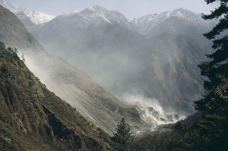 S-a prăbuşit un OZN în Nepal?